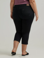 Lee Women Legendary Regular Fit Capri (Plus) Black Clothing 480T451 - Image 2